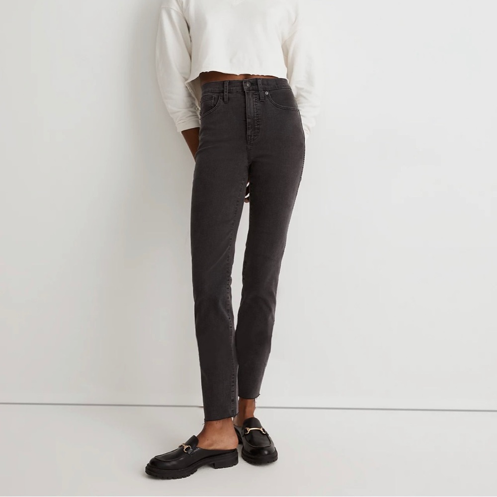 Madewell Stovepipe Jeans in Banberry Wash: Raw-Hem Edition Size 25